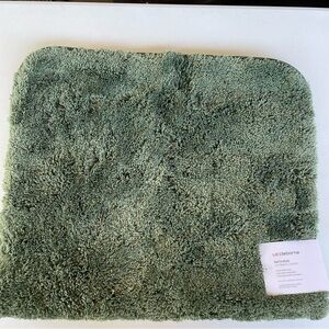 Liz Claiborne Ultimate Luxury Bath Rug 24" x 40" Sage Green New